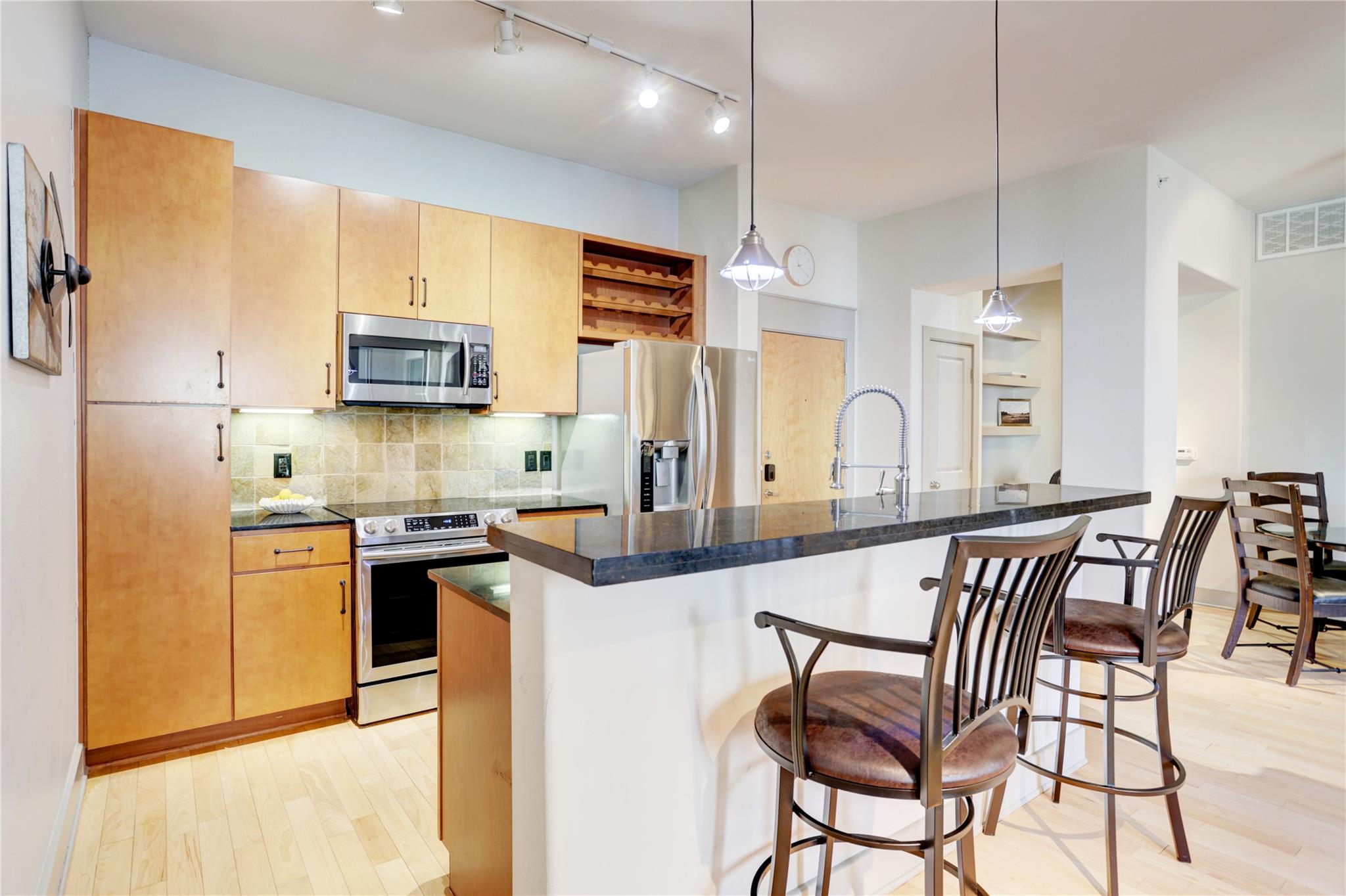 1901 Post Oak Boulevard 4303