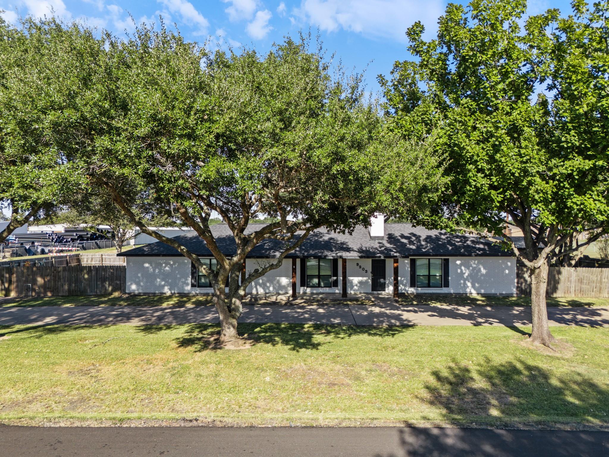 9203 Kostelnik Street