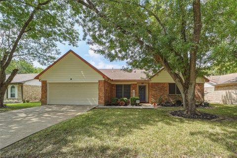 Photo of 3726 Royal Manor Drive, Houston, TX 77082 (MLS # 98123831)