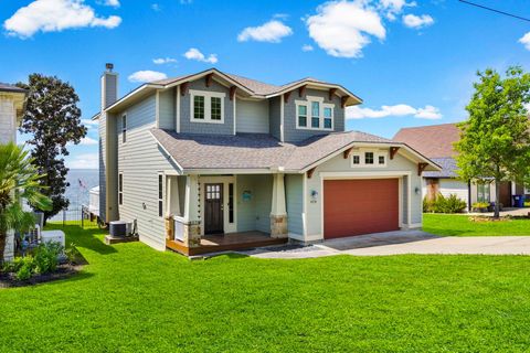 Photo of 428 Bridgelanding, Onalaska, TX 77360 (MLS # 8173481)