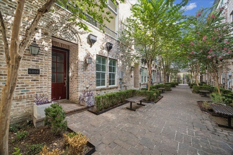Townhouse For Rent - 6008 Kansas Street<br/> Houston, TX 77007