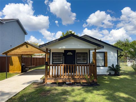 Photo of 121 Georgia Street, Houston, TX 77029 (MLS # 24566599)