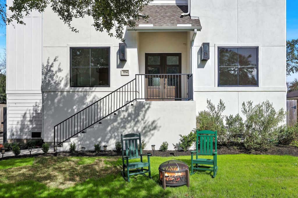Photo of 3714 Grennoch Lane, Houston, TX 77025 (MLS # 38210377)
