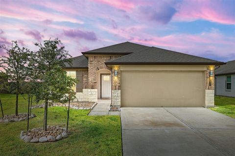 Photo of 14531 Sweetwater Drive, Baytown, TX 77523 (MLS # 92159610)