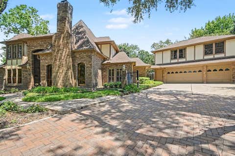 Photo of 315 Oakview Circle, El Lago, TX 77586 (MLS # 7855004)