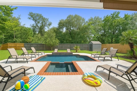 Photo of 135 Fairwind Trail Drive, Conroe, TX 77385 (MLS # 23147006)