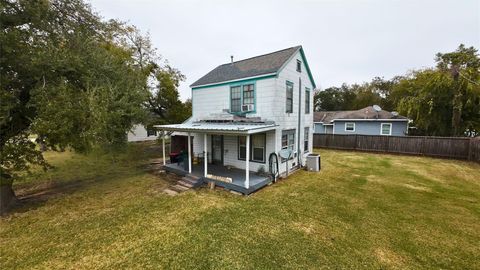 Photo of 2312 Missouri Street, Baytown, TX 77520 (MLS # 54954758)