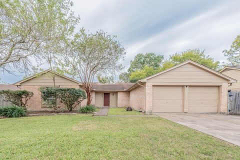 Photo of 2942 Heritage Colony Drive, Webster, TX 77598 (MLS # 65467955)
