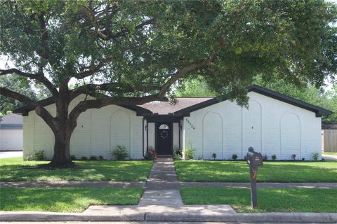 Photo of 13529 Woodchester Drive, Sugar Land, TX 77498 (MLS # 66829375)