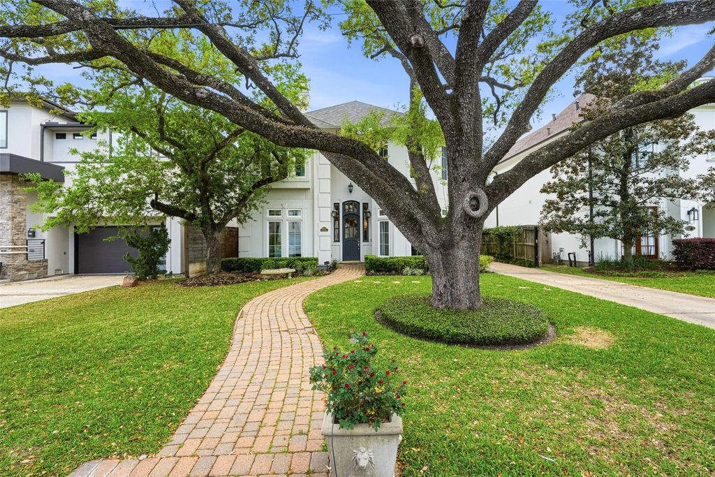 Photo of 4923 Palmetto Street, Bellaire, TX 77401 (MLS # 10433111)