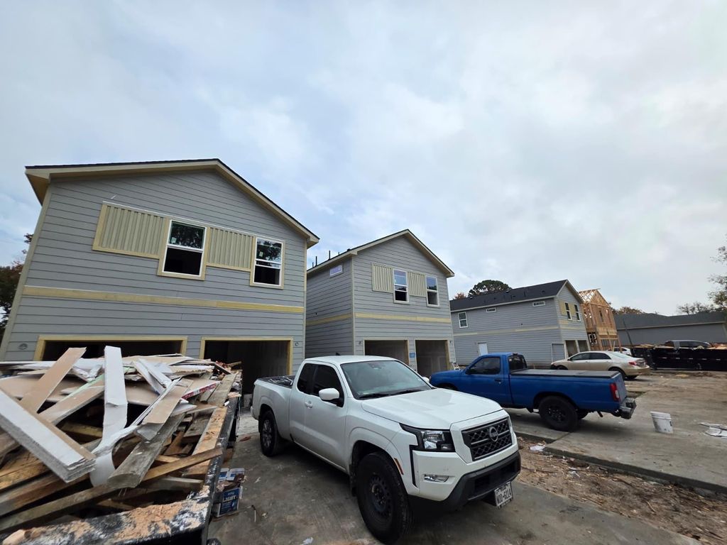 Photo of 8118 De Priest Street, Houston, TX 77088 (MLS # 10403901)