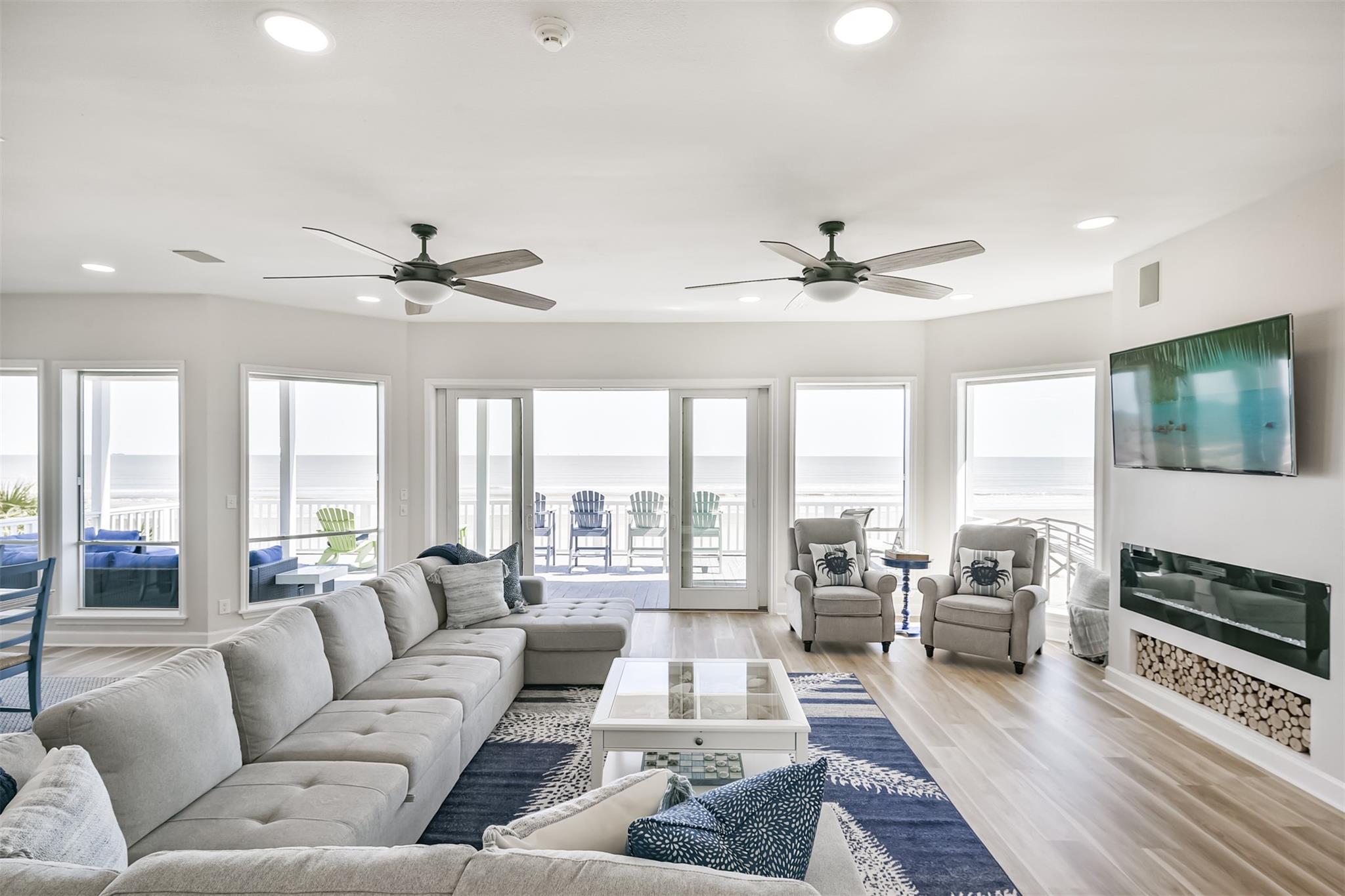 11811 Sunbather Lane