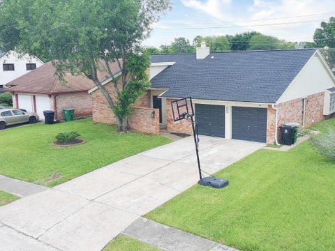 Homes For Sale - 16419 Lost Quail Drive<br/> Fort Bend County, Houston, TX 77489