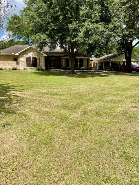 Homes For Sale - 20110 Oakwood Court<br/> Humble, TX 77338