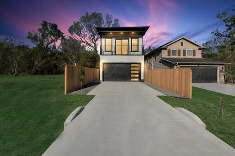 Photo of 7935 Sunnyhill Street, Houston, TX 77088 (MLS # 69241314)