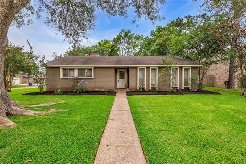 Photo of 16934 Townes Road, Friendswood, TX 77546 (MLS # 69571026)
