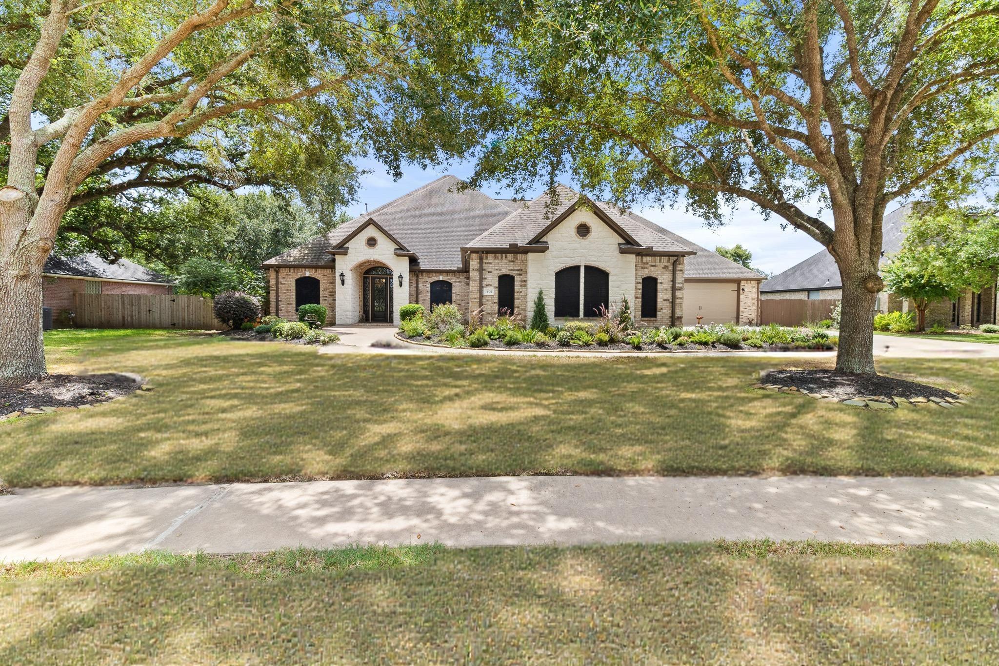 1105 Oak Park Drive