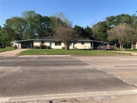 2518 W Highway 6 Alvin TX 77511