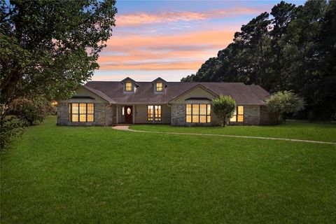 Photo of 1601 E Gibson Street, Jasper, TX 75951 (MLS # 58728587)