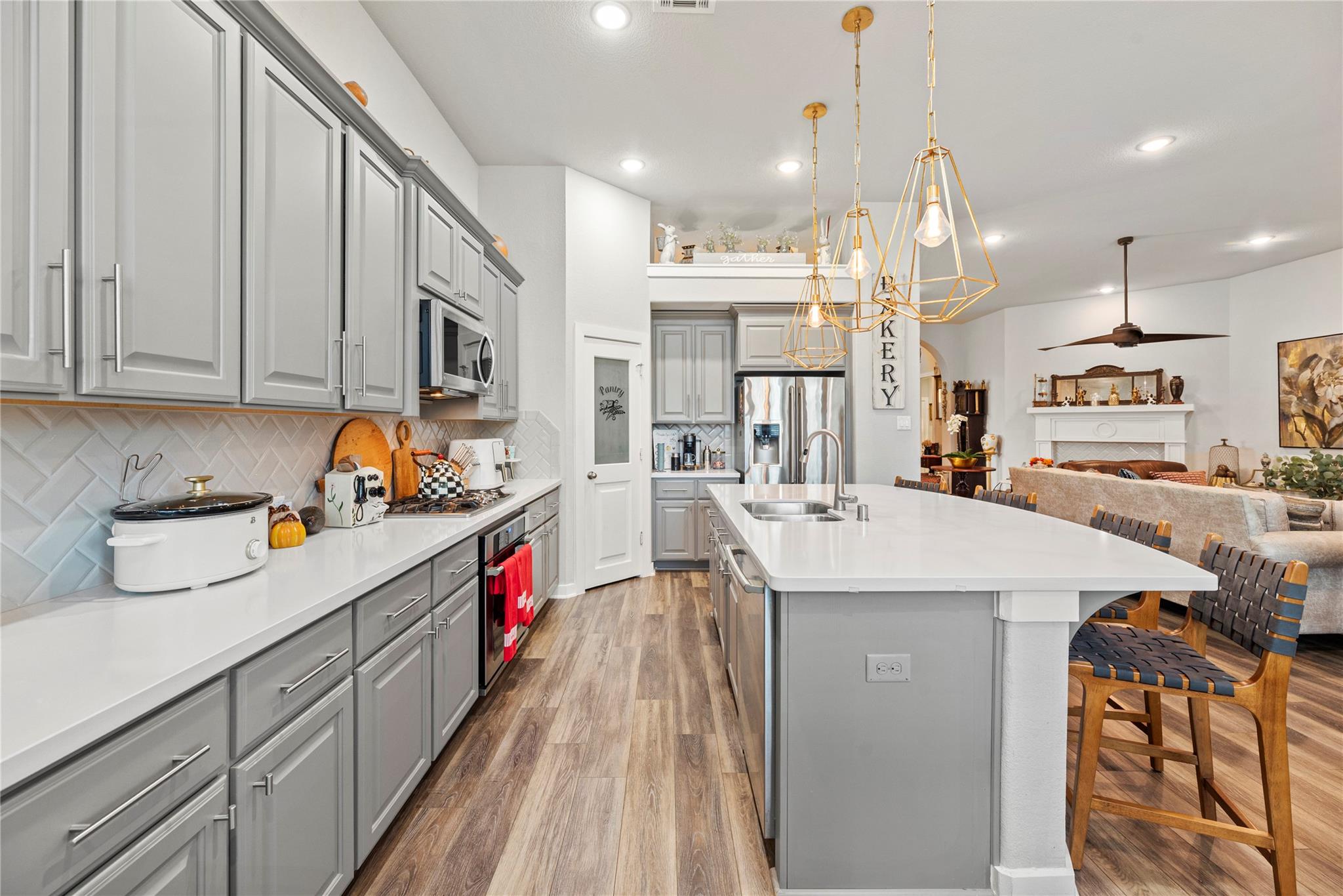 6906 Thomas Trail