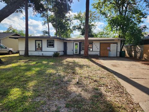 Photo of 1708 Miami Road, Pasadena, TX 77502 (MLS # 54402796)