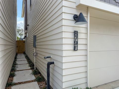 Photo of 879 Rachel Street #F, Houston, TX 77091 (MLS # 90894345)