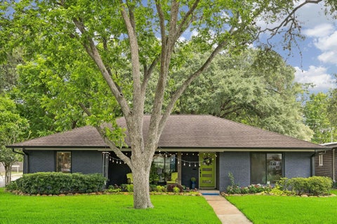 Photo of 9103 Timberside Drive, Houston, TX 77025 (MLS # 20761023)