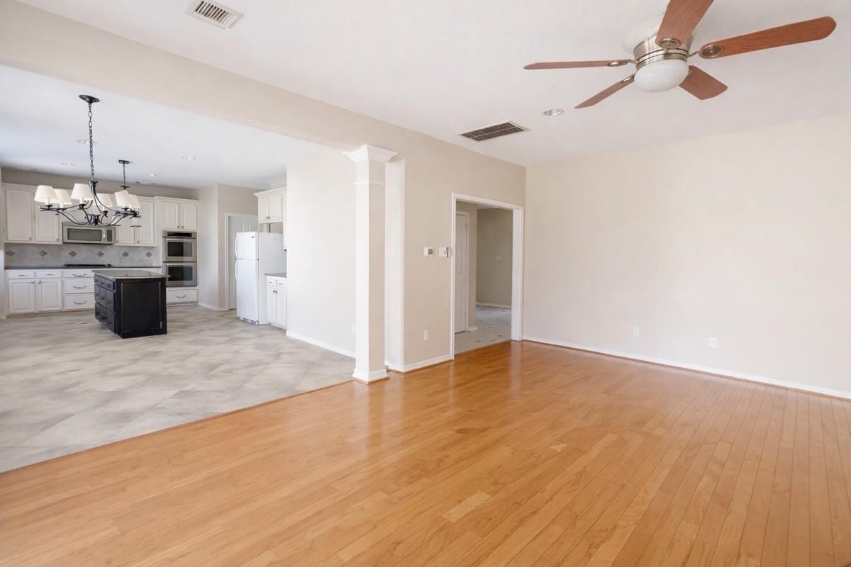 702 Epperson Way