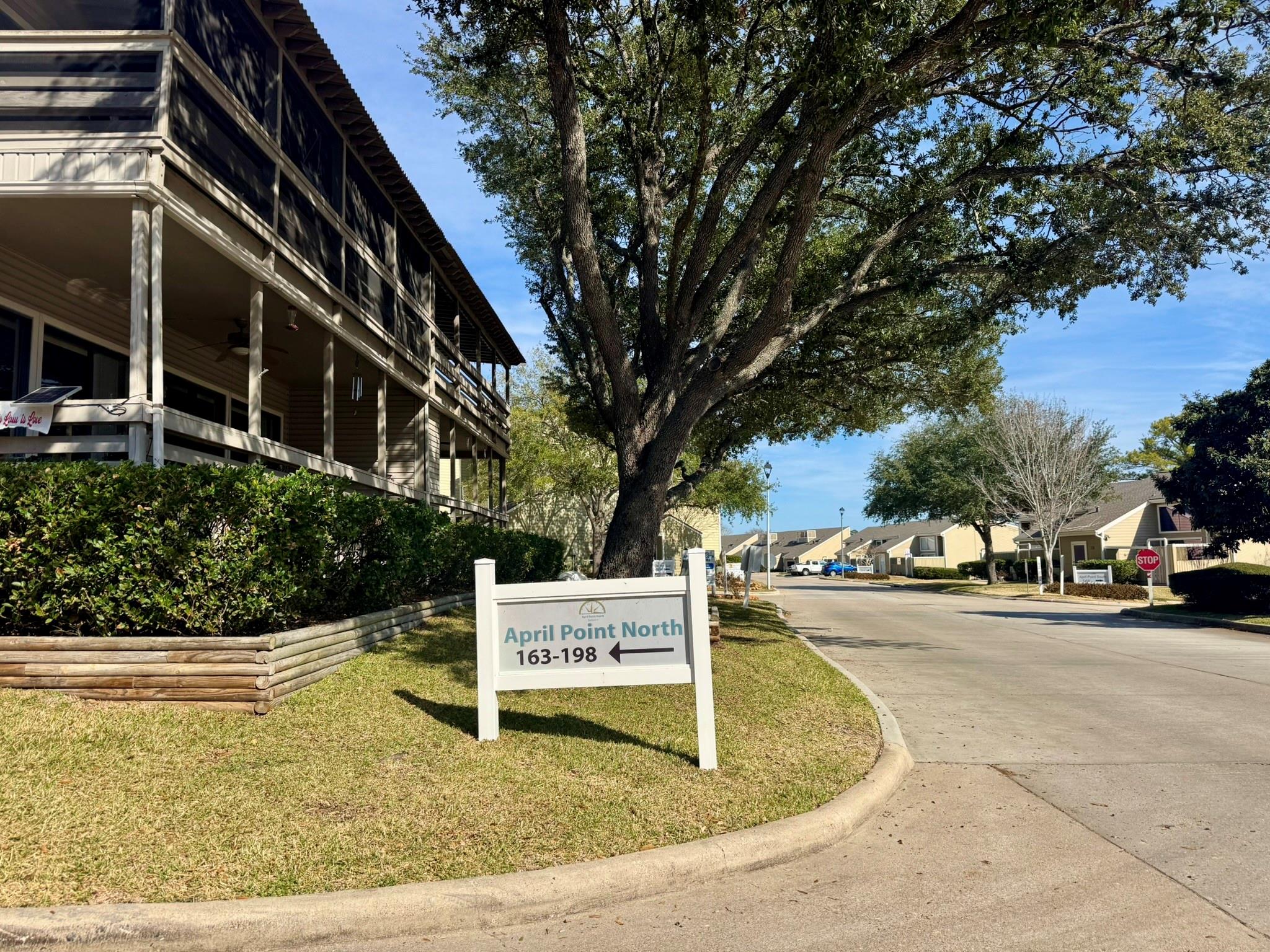 174 April Point Drive N