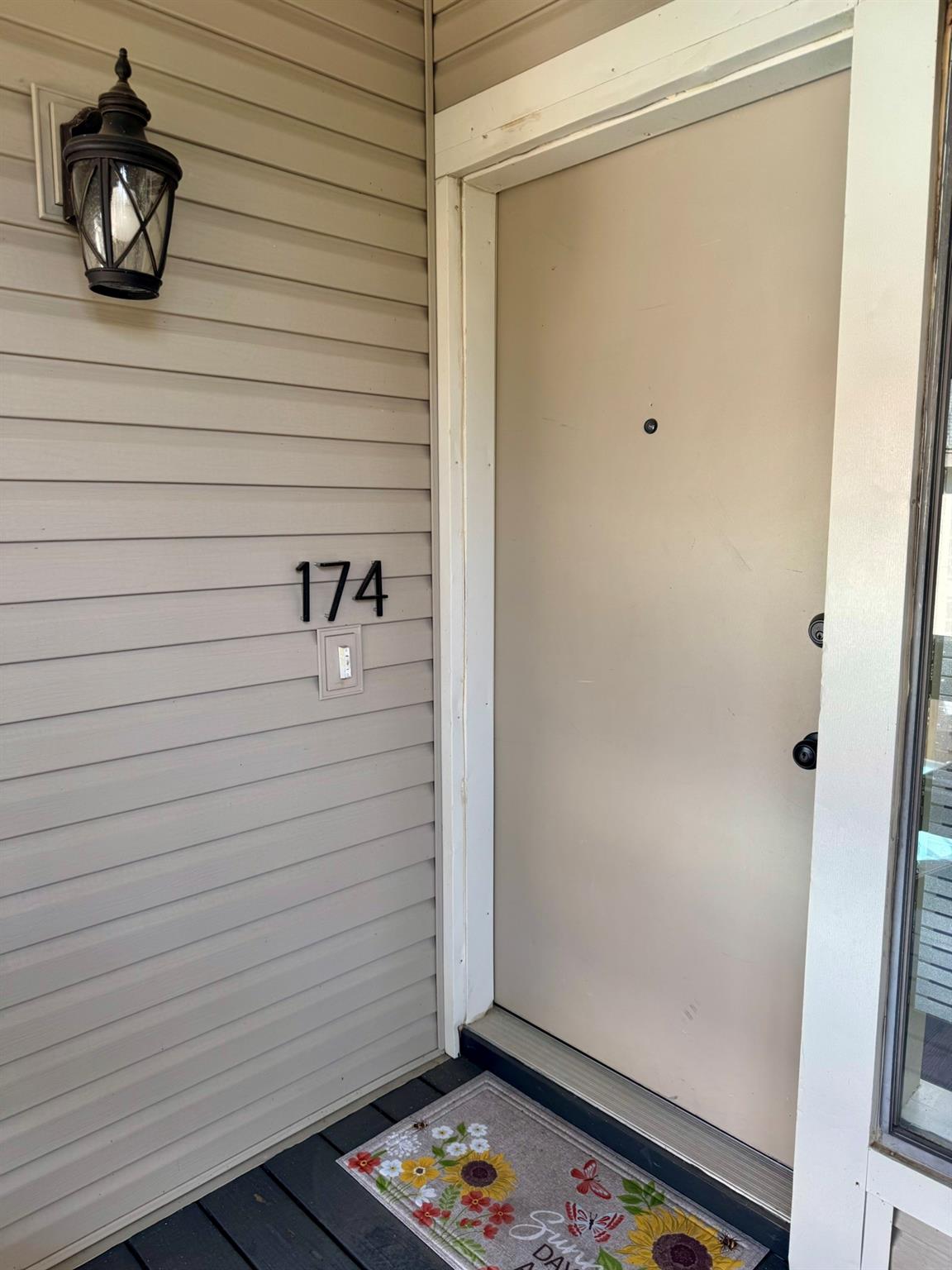 174 April Point Drive N