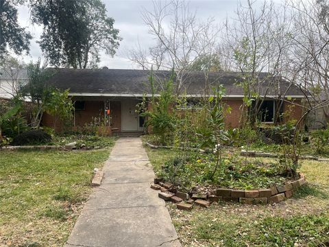 5439 Del Monte Drive Houston TX 77056