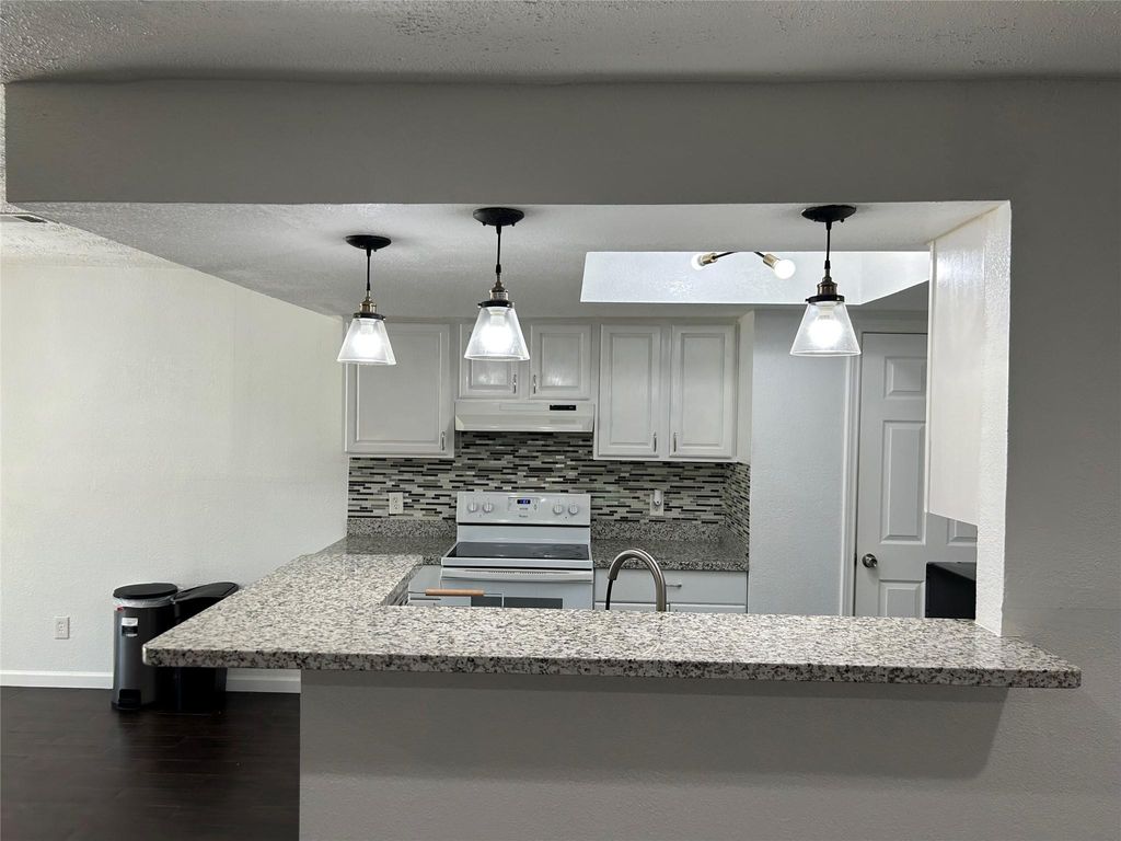 Photo of 11127 Sageview Drive, Houston, TX 77089 (MLS # 41355285)