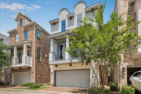 Photo of 1704 Oak Leaf Pass Drive, Houston, TX 77055 (MLS # 2432187)