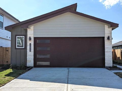 Photo of 12808 Tokenhouse Lane, Houston, TX 77047 (MLS # 88546031)