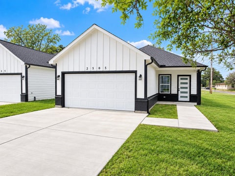 Homes For Sale - 2505 11th Street #LT6<br/> Hempstead, TX 77445