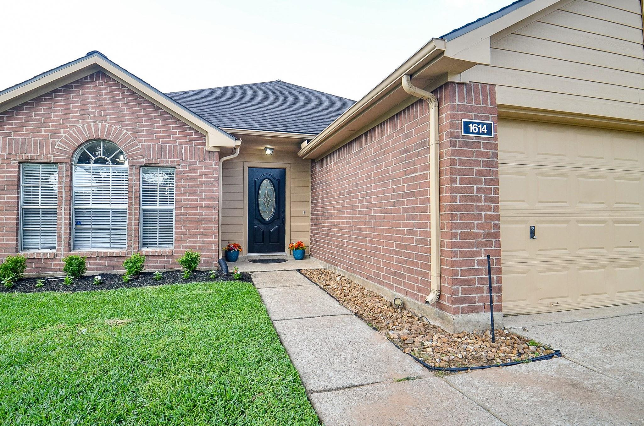1614 Village Court Drive