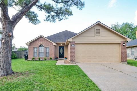 Photo of 1614 Village Court Drive, Rosenberg, TX 77471 (MLS # 84230831)