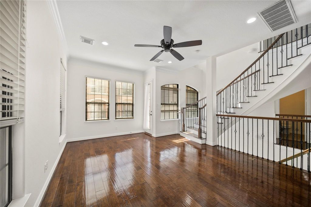 Photo of 7130 Laguna Villas, Houston, TX 77036 (MLS # 96991710)