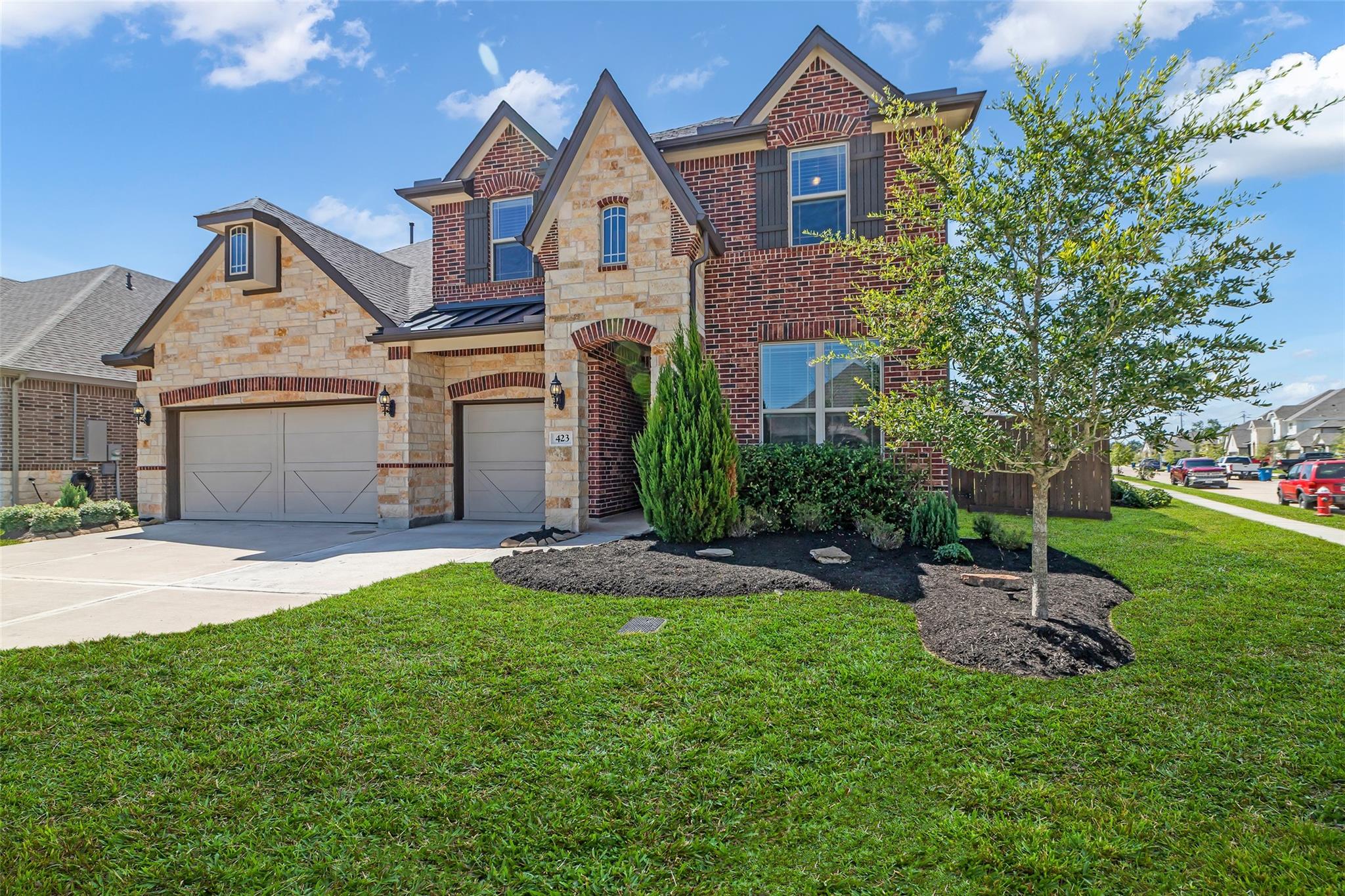 423 Round Top Street