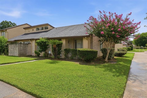 Photo of 10331 Huntington Place Drive #331, Houston, TX 77099 (MLS # 25045871)
