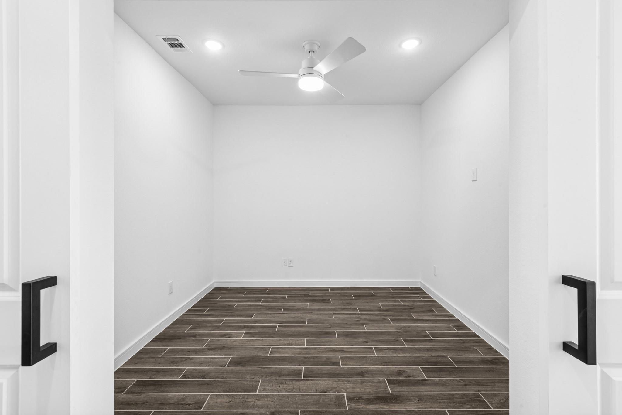 12907 Old Fashion Circle