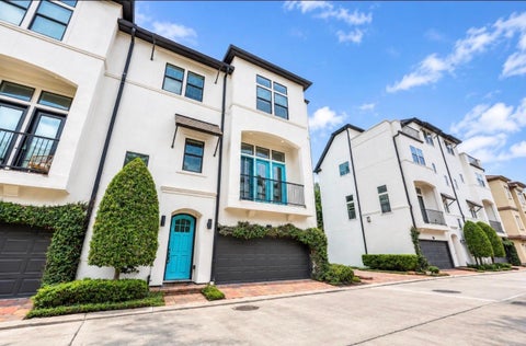 Photo of 8822 Lakeshore Bend Drive, Houston, TX 77080 (MLS # 65160172)