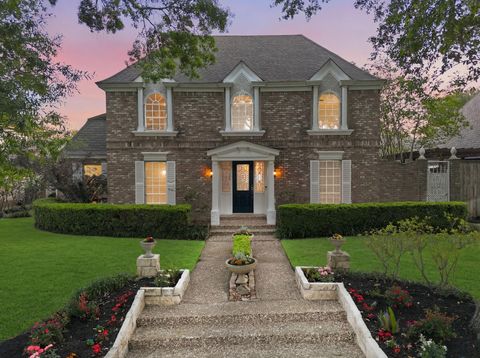 Photo of 15814 Fleetwood Oaks Drive, Houston, TX 77079 (MLS # 11629392)