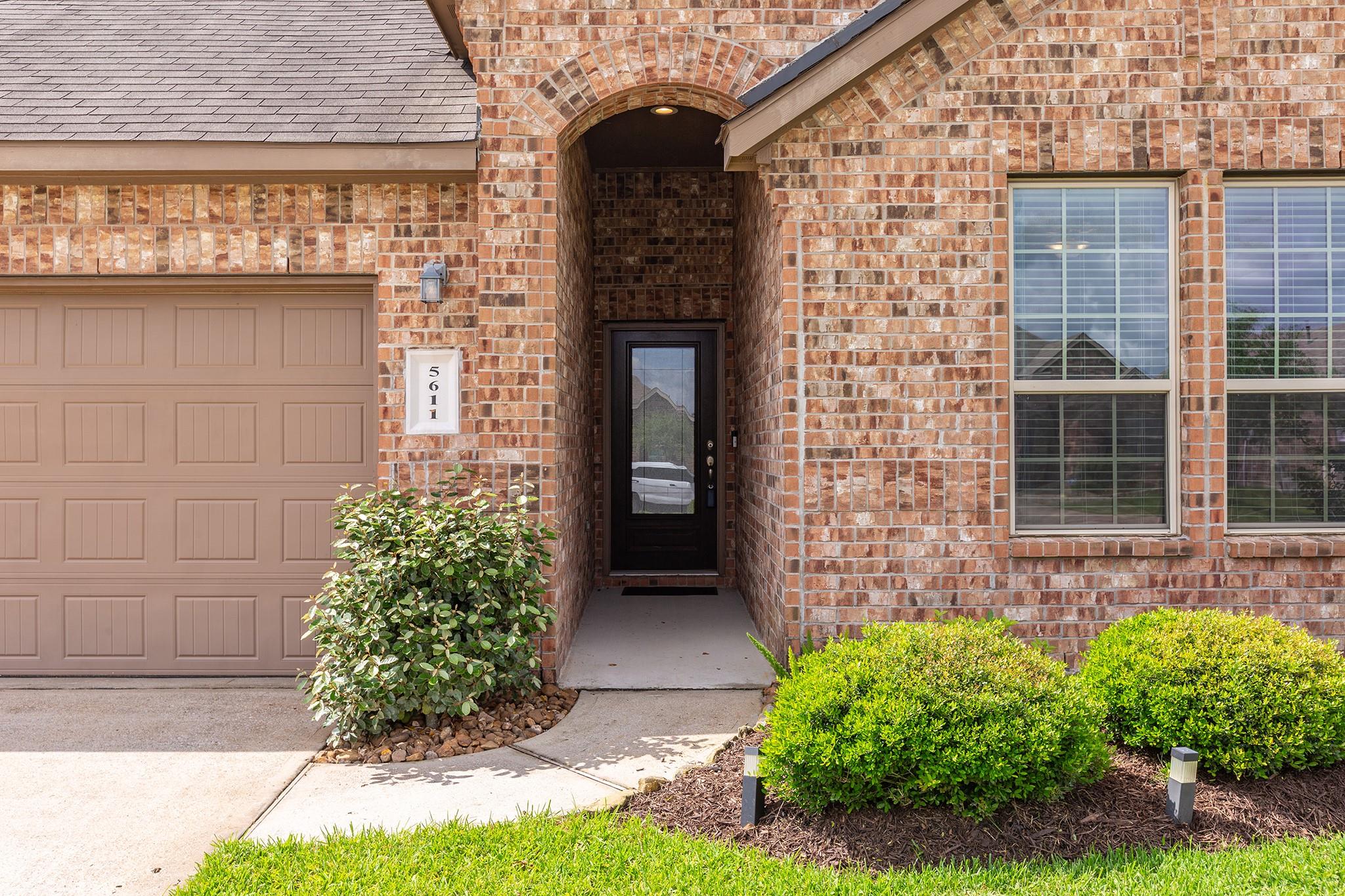 5611 Claymore Meadow Lane