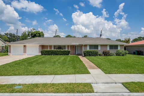 Photo of 5004 Fairway Drive, Baytown, TX 77521 (MLS # 10185547)