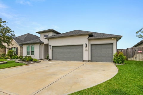 Photo of 629 Beachman Shore Lane, La Porte, TX 77571 (MLS # 51066383)
