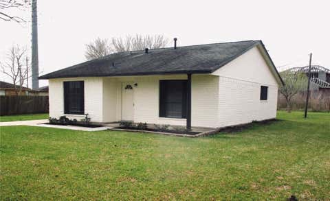 Photo of 1109 N Avenue N Ave, Freeport, TX 77541 (MLS # 83952909)