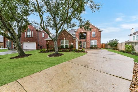 Photo of 522 Cedar Point Drive, League City, TX 77573 (MLS # 81306523)