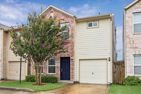 Photo of 5106 Pinemont Place, Houston, TX 77092 (MLS # 38495802)