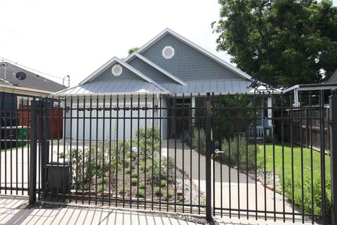 Photo of 212 Greenwood Street, Houston, TX 77011 (MLS # 42761110)